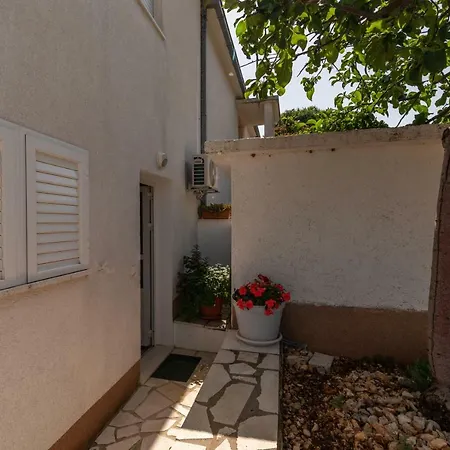 Nives Apartmán Trogir