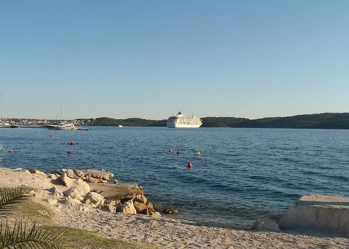 Apartamento Nives Trogir