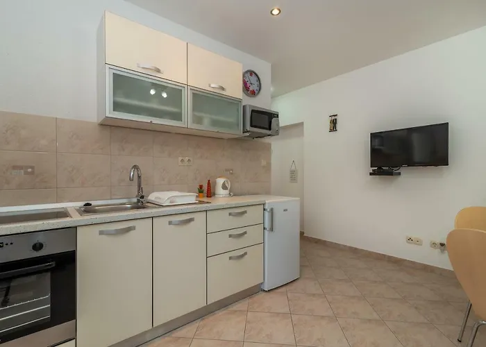 Nives Apartamento *
