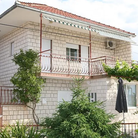 Nives Apartment