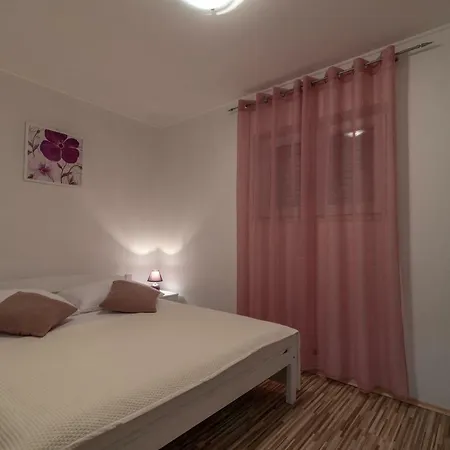 Nives Apartment *