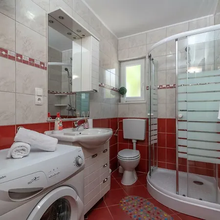 Apartment Nives *