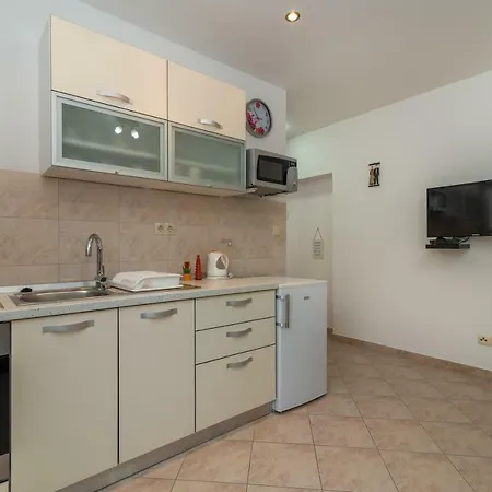 Nives Apartment *
