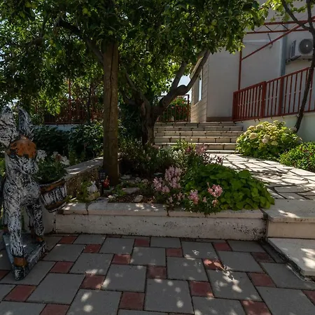 Nives Apartmán Trogir