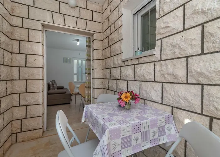 Nives Apartmán Trogir